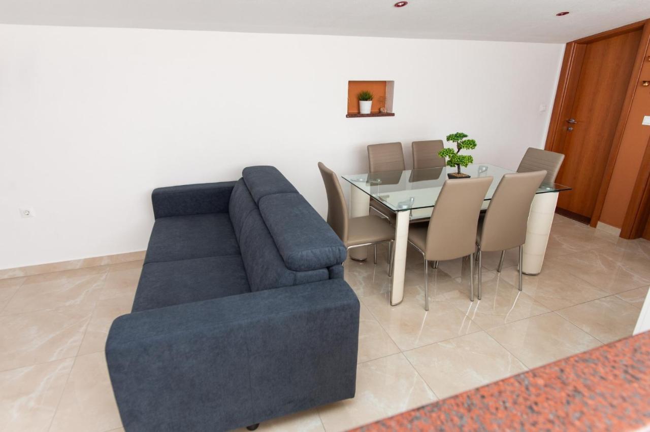 Apartments Villa Monique ロゴズニッツァ エクステリア 写真