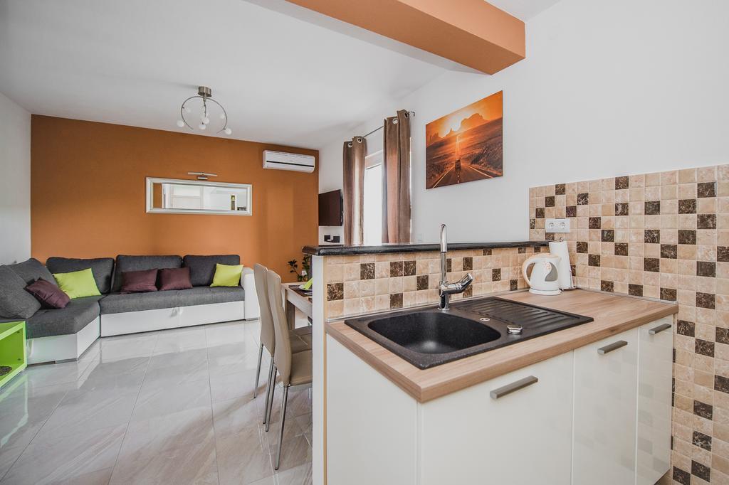 Apartments Villa Monique ロゴズニッツァ 部屋 写真