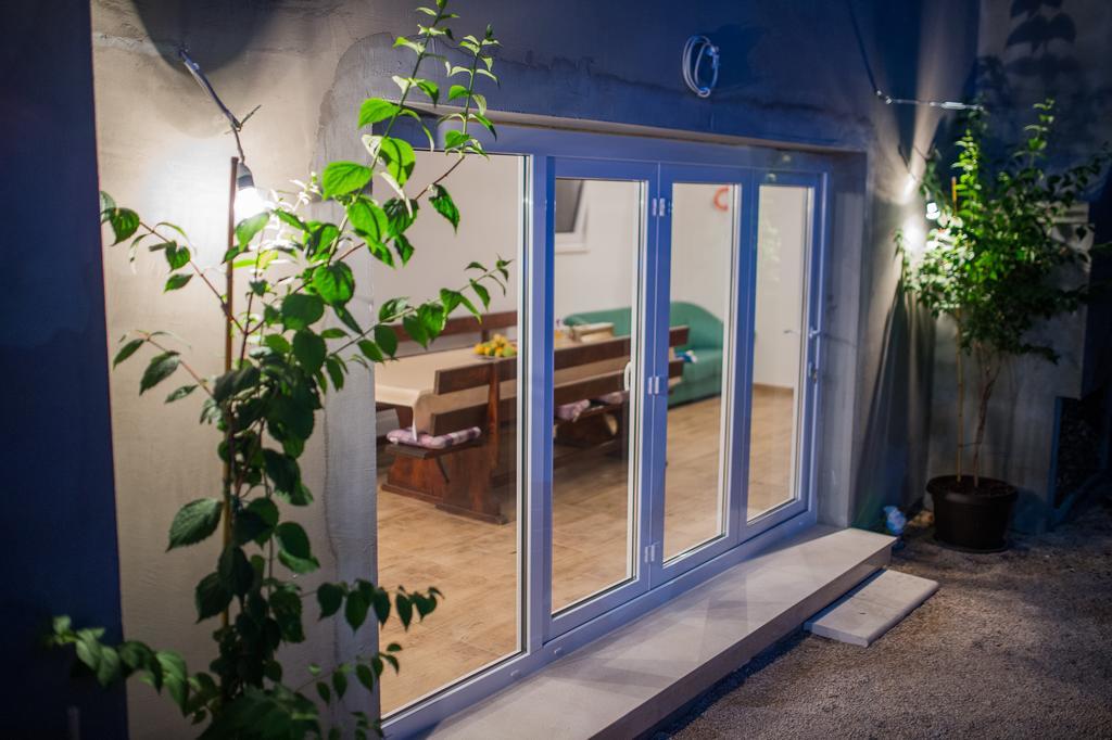 Apartments Villa Monique ロゴズニッツァ エクステリア 写真