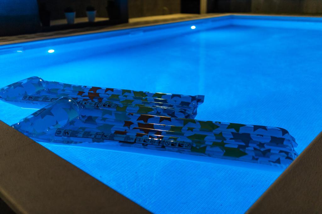 Apartments Villa Monique ロゴズニッツァ エクステリア 写真